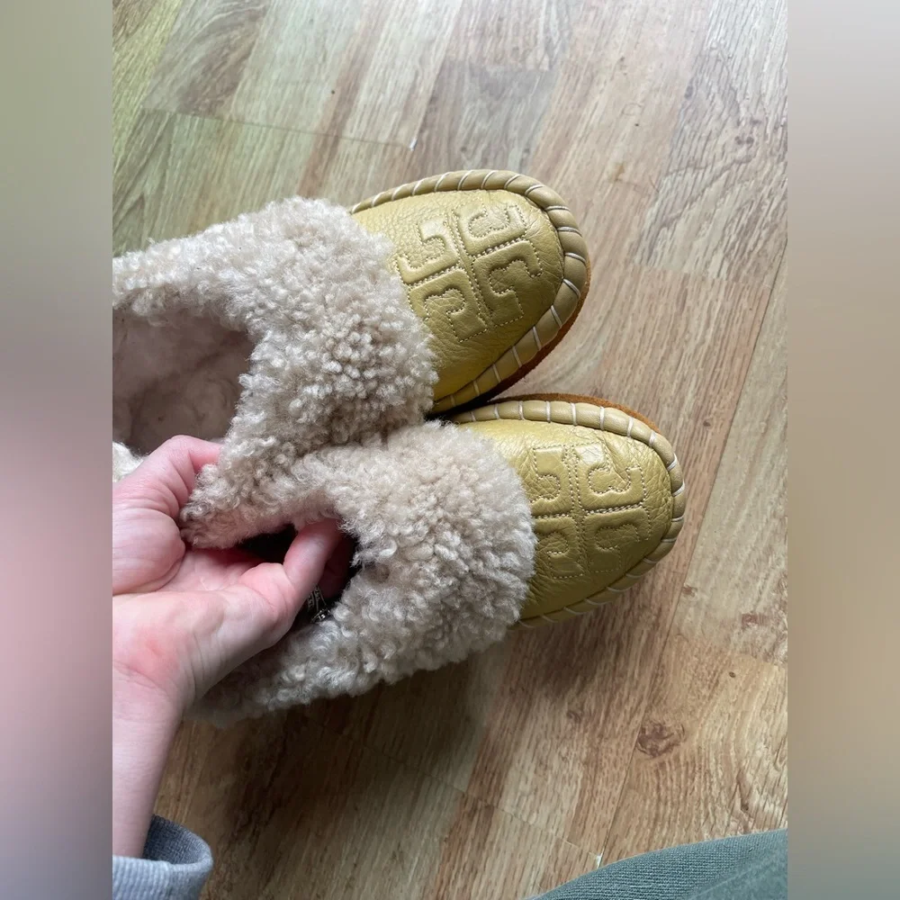 Tory Burch Cornbread Deer Leather Shearling Slipper moccasins Sz 5